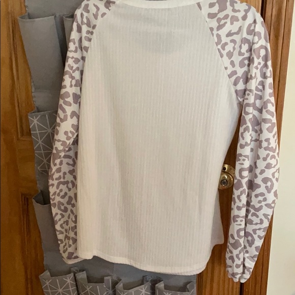 Brand new white long sleeve shirt - Picture 2 of 4